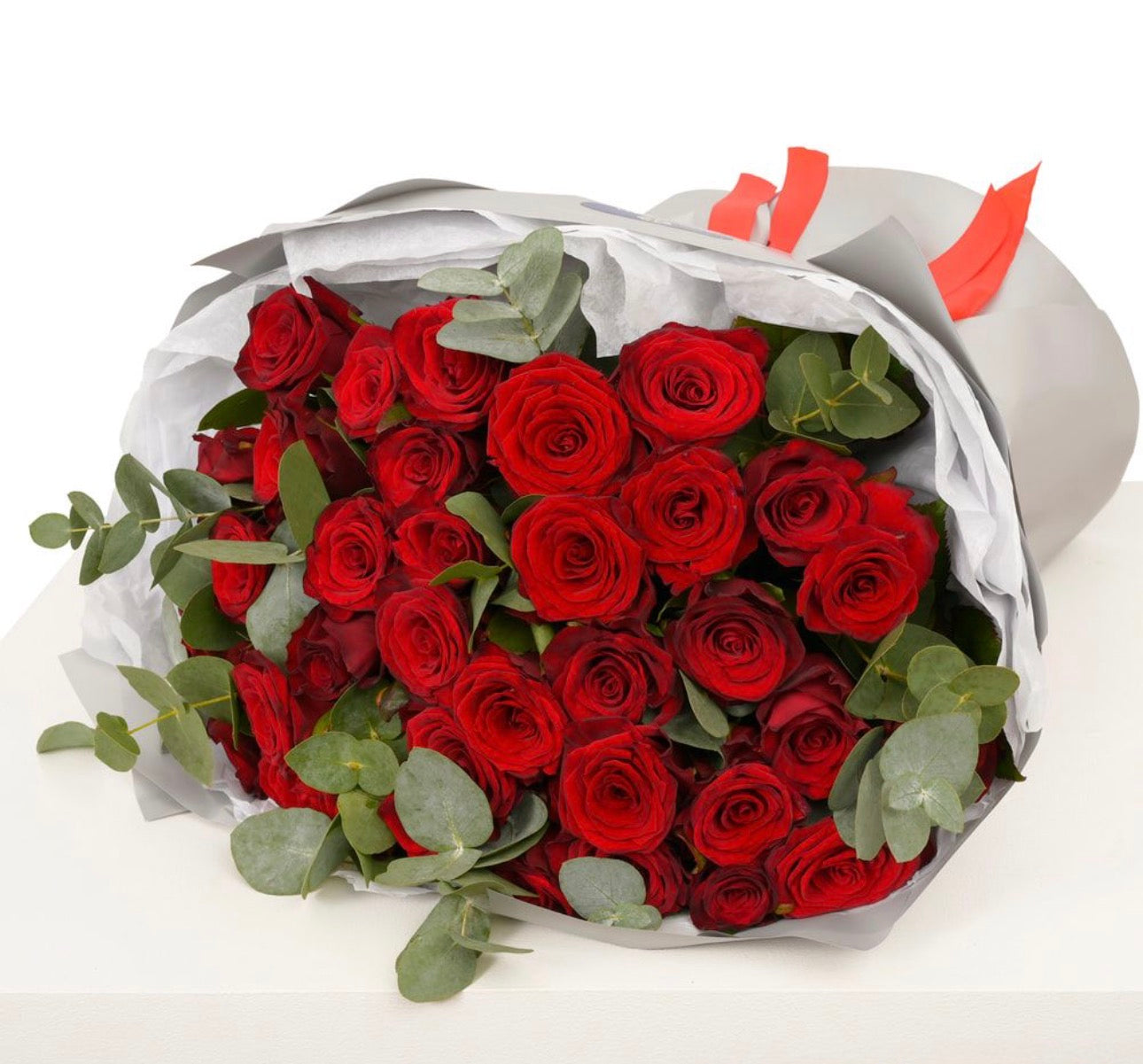 Red Castle Bouquet – 35 Red Roses